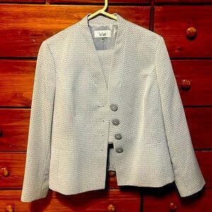 Le suit and skirt set size 14